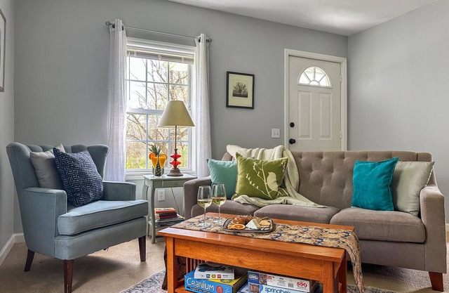 Cozy Bungalow in Historic West Hillsborough