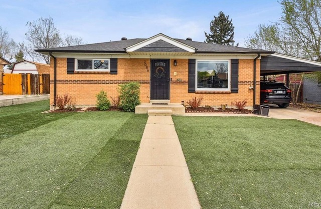 Cozy Bungalow in Perfect Location