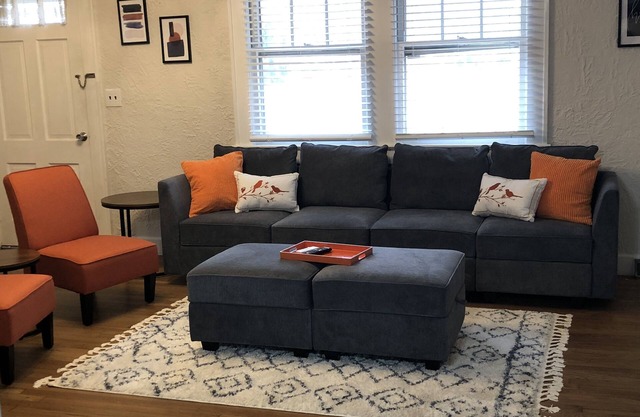 Cozy Bungalow in Park Circle