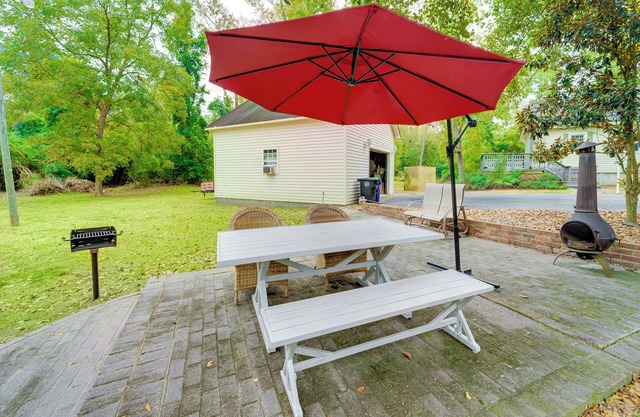Cozy Burgaw Apartment w/ Deck ~ 4 Mi to River