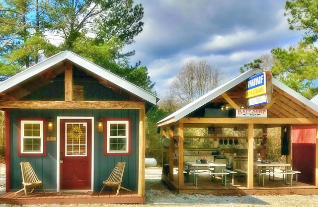 Tiny House min du lac Hartwell / Clemson, stockage sécurisé des bateaux avec port de charge Batt