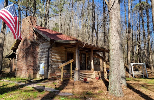 Cozy Cabin - Go Back in Time
