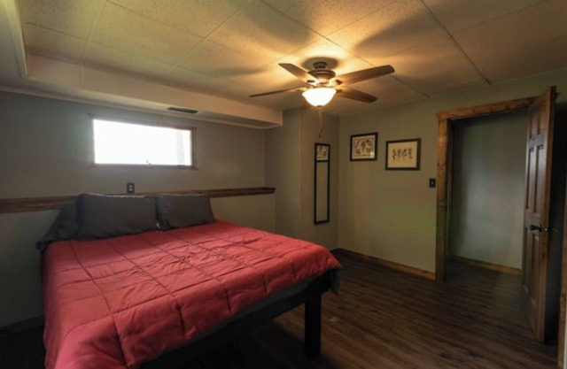 Cozy cabin high above the Mississippi w/firepit & free wood- Incredible views!!!