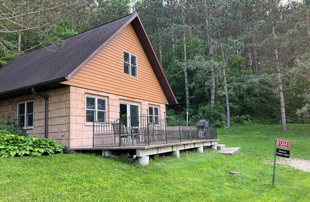 Cabine confortable dans les bois
