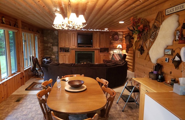 Cozy Cabin in the woods - Endroit idéal au large des sentiers de Jackson Co.