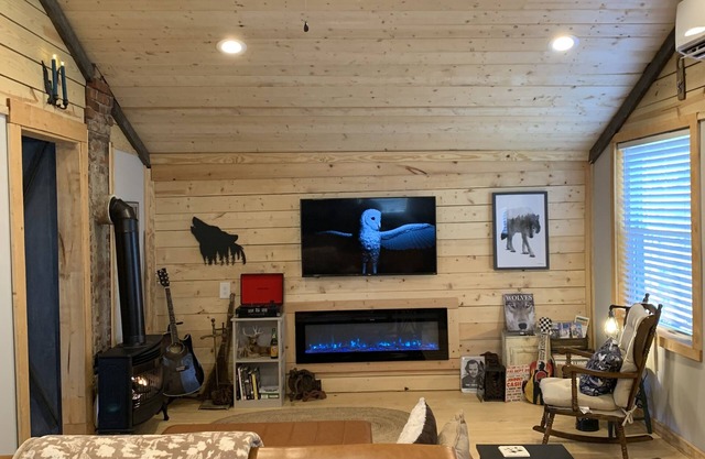 Cozy Cabin near Casino, Downtown