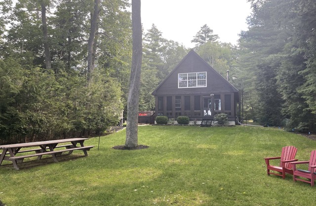 Cozy Cabin on Long Lake w/private Hot Tub