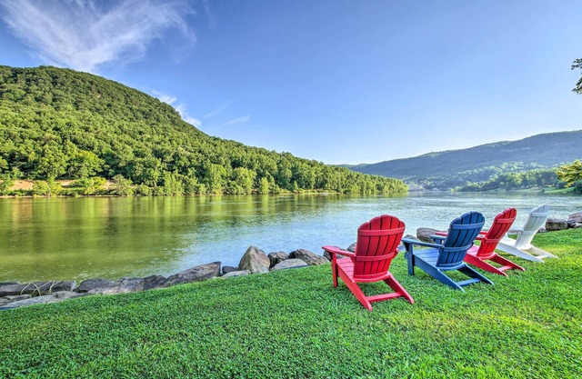 Chalet confortable sur la rivière Tenn - 10 Mi à Chattanooga!