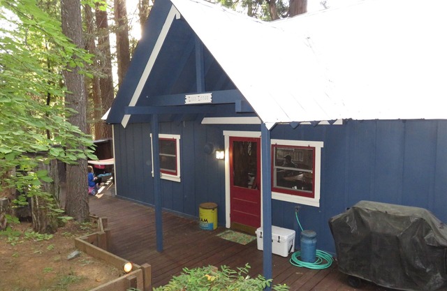Cabine confortable avec une courte promenade pour voler dans Lake / Blue Lake Springs