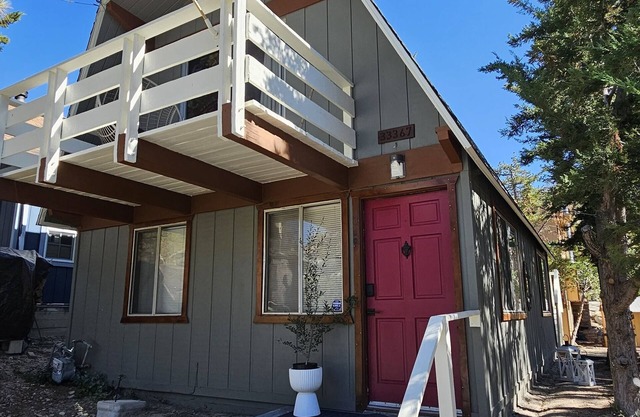 Cozy Cabin with personality