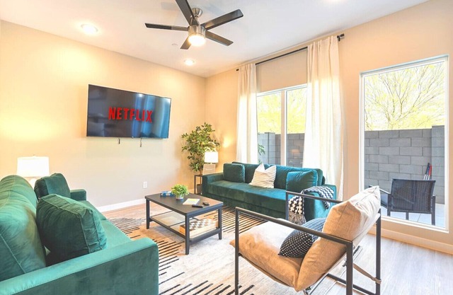 The Cozy Cactus I 5 Beds I Heated Pool near Surprise Stadium, Golf & Tennis