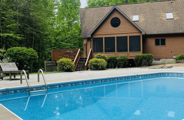 Cozy Cedar Chalet with Heated Pool