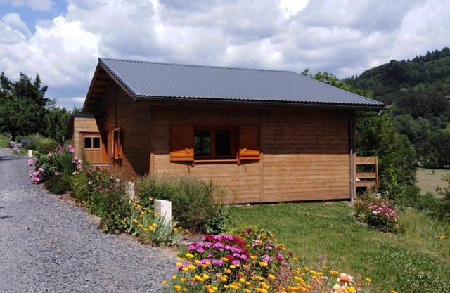 Chalet chaleureux avec wifi, parking et animaux acceptés