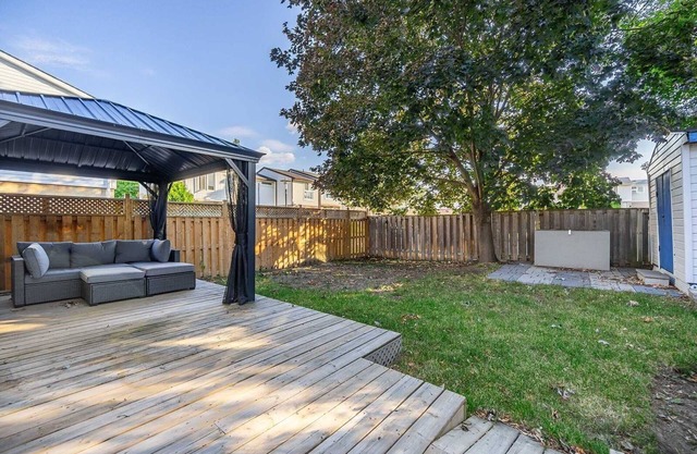 Cozy, charming, trendy chic studio apartment with bed and breakfast options