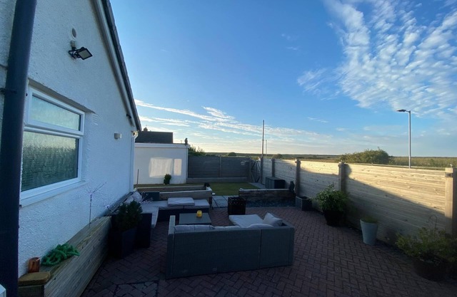Cozy Coastal Bungalow in Prestatyn