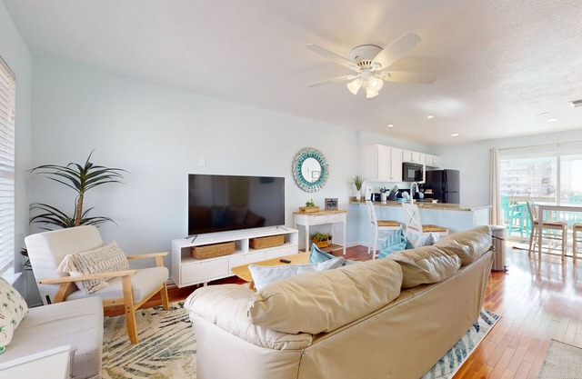 Cozy coastal condo, dog friendly, gulf view and close to beach access