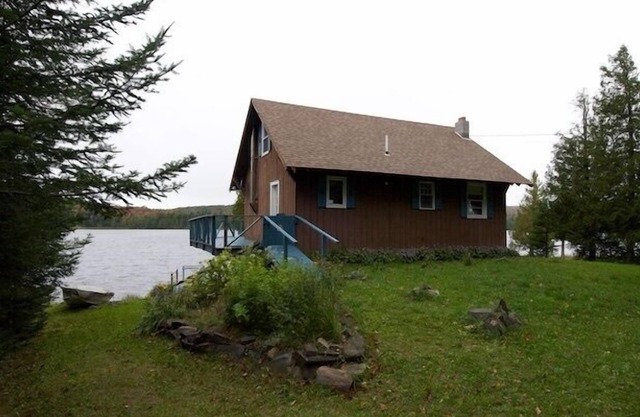Cozy Coles Pond Lake House