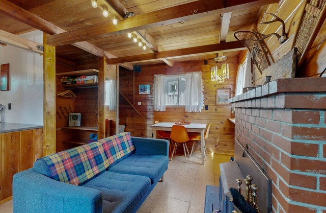 Chalet de montagne confortable et confortable avec un excellent emplacement du camp du gouvernement!