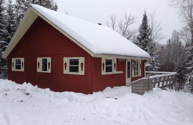 Cozy, confortable, chalet de ski rustique au pied de Ski Brule montagne de ski