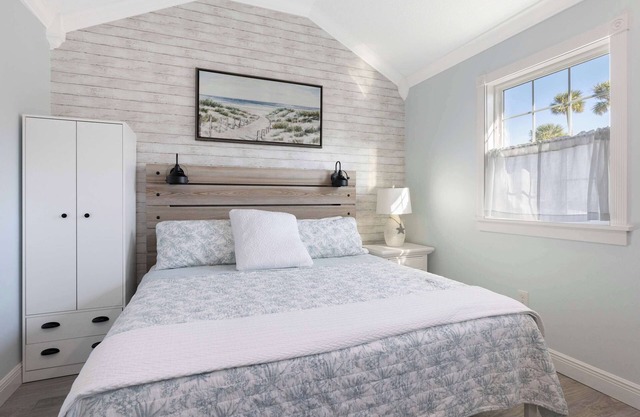 Cozy Condo in Sebastian!
