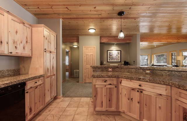 Bikes, Views, & Comfort: Winter Park Condo Retreat