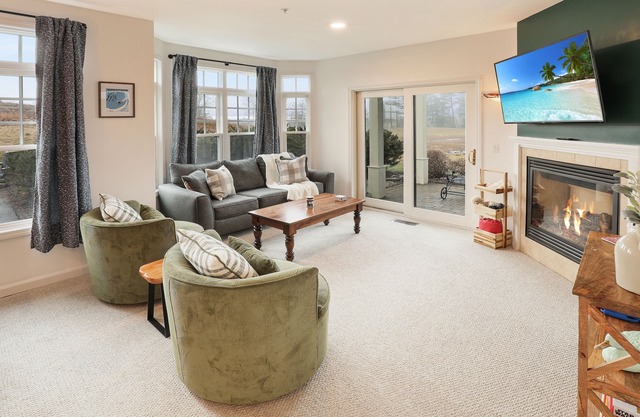 Cozy condo perfect for winter vacation