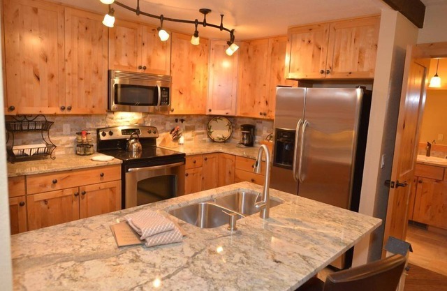 42 Tennis Village: Condo loft de 2 BR / 2 BA à Sunriver, pour 8 personnes