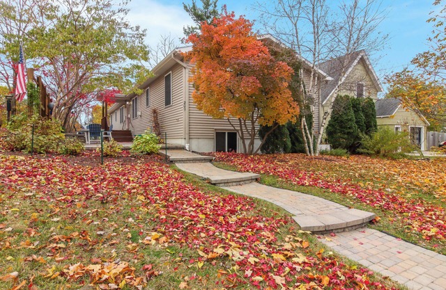 Cozy Condo with Garden Patio - One month minimum stay