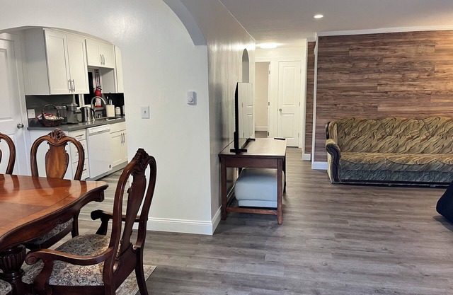 Cozy & Convinient Parkland Stay