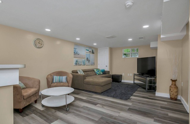 Cozy Corner - 1 Bedroom Apt. in Beautiful Andover!