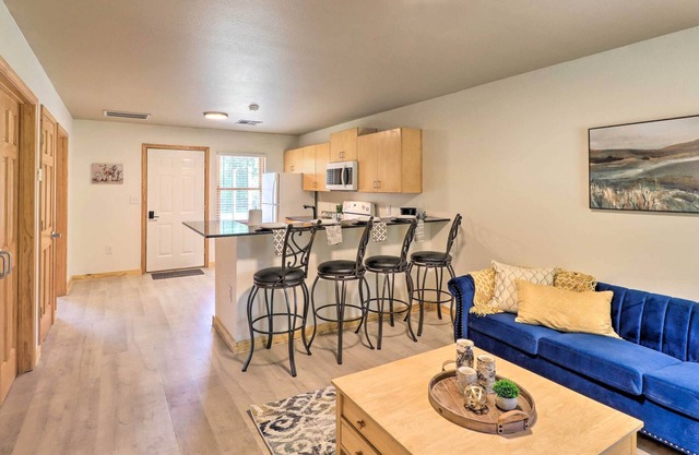NEW! Cottage < 9 Mi to Eagle Crest Golf Course!