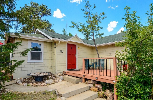 Cottage confortable - Emplacement en centre-ville avec vue / parking!