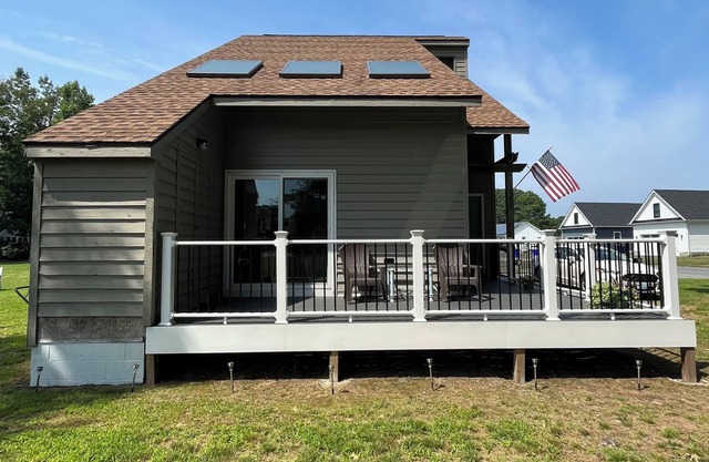 Cozy cottage in a quiet neighborhood 1 mile to Bethany Beach.