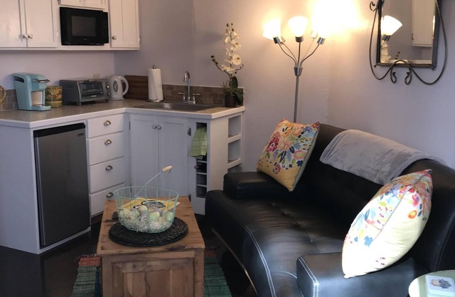 Chalet confortable dans le pays du vin Sonoma - nid de Robin et jardin