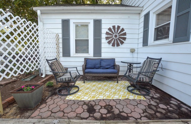 Cozy Cottage minutes to Downtown