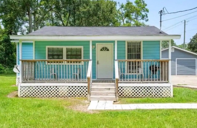 Cozy Cottage w/Game Room near Dauphin Island!