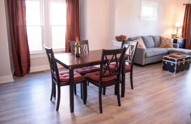 Cozy Cottage near Downtown - Quaint, Quiet & Pet Friendly!