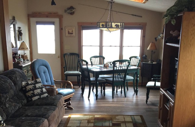 Cozy Cottage on Beautiful 1744 Acre All Sports Lake