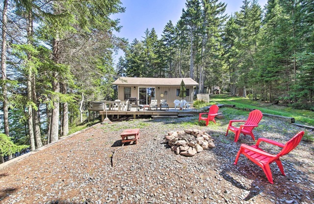 Cozy Cottage on Cat Cove w/ Wraparound Deck!