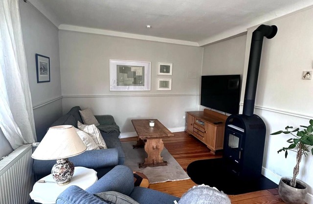 Cozy cottage on the outskirts of Hamburg with garden and good connections