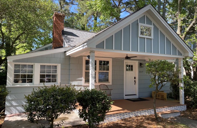 Cozy Cottage on Idyllic Cul-de-sac