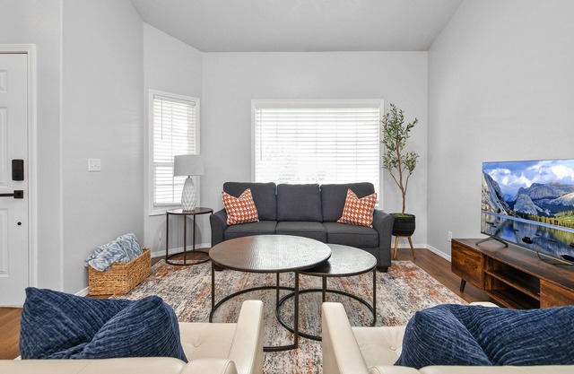 Cozy Cottage: relaxing retreat, pet and family friendly