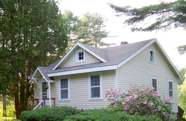 Cozy Cottage with Freshwater Frontage & Saltwater View