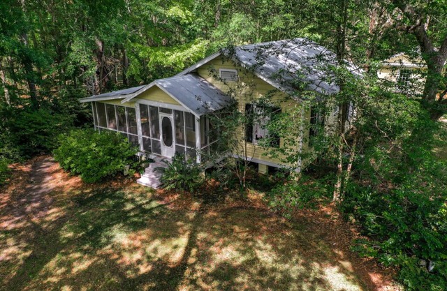 Cottage confortable avec Guest House, Gazebo et Deck