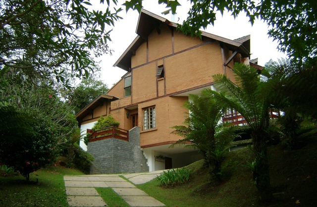 Maison de campagne confortable avec de belles vues sur la montagne