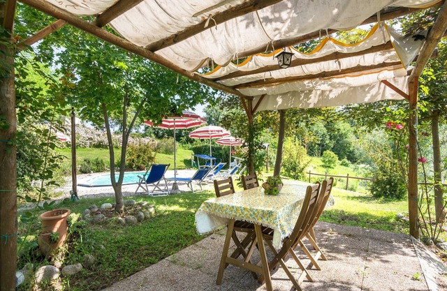 Maison de vacances à Cagli avec piscine partagée