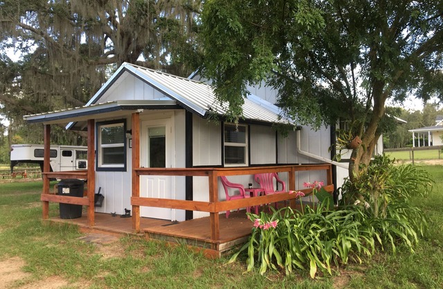 Cozy Cowboy Cottage au Spotted Dance Ranch