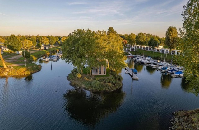 Cozy, cozy and right on the water.