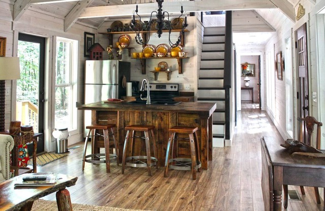 Cozy Craftsman Cottage