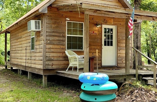 Cabine au bord de l'eau sur Red Creek, Vestry, MS - à quelques pas de l'eau!